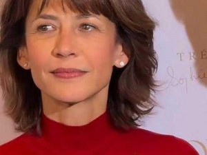 为什么 SophieMarceau 刚交成为热点话题？